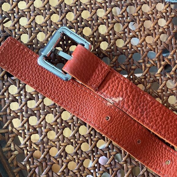 Elegant Woven Leather Handbag - Red - Picture 13 of 13